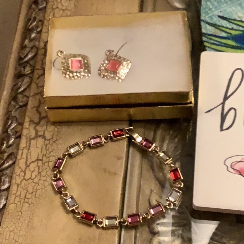 Bracelet and pierced earring set colored stones with gold tone metal good